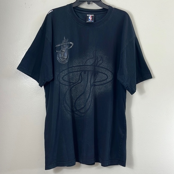 NBA Miami Heat tee shirt black men’s size 2XL - Picture 1 of 6